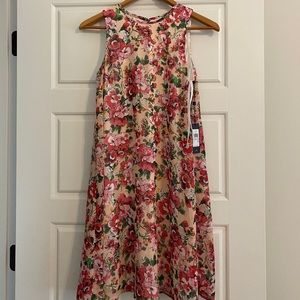 Sleeveless floral short dress